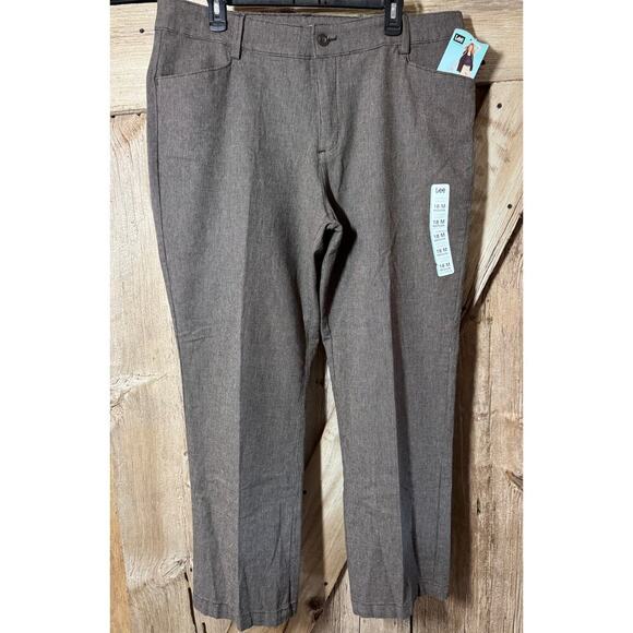 NWT Lee Relaxed Fit At The Waist Stretch Plain Front Straight Leg Pants 18 Med - Picture 1 of 10
